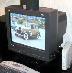 Monitor CRT© Adrian Pingstone