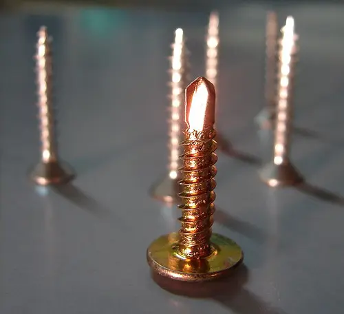 Żołądek pełen metalu