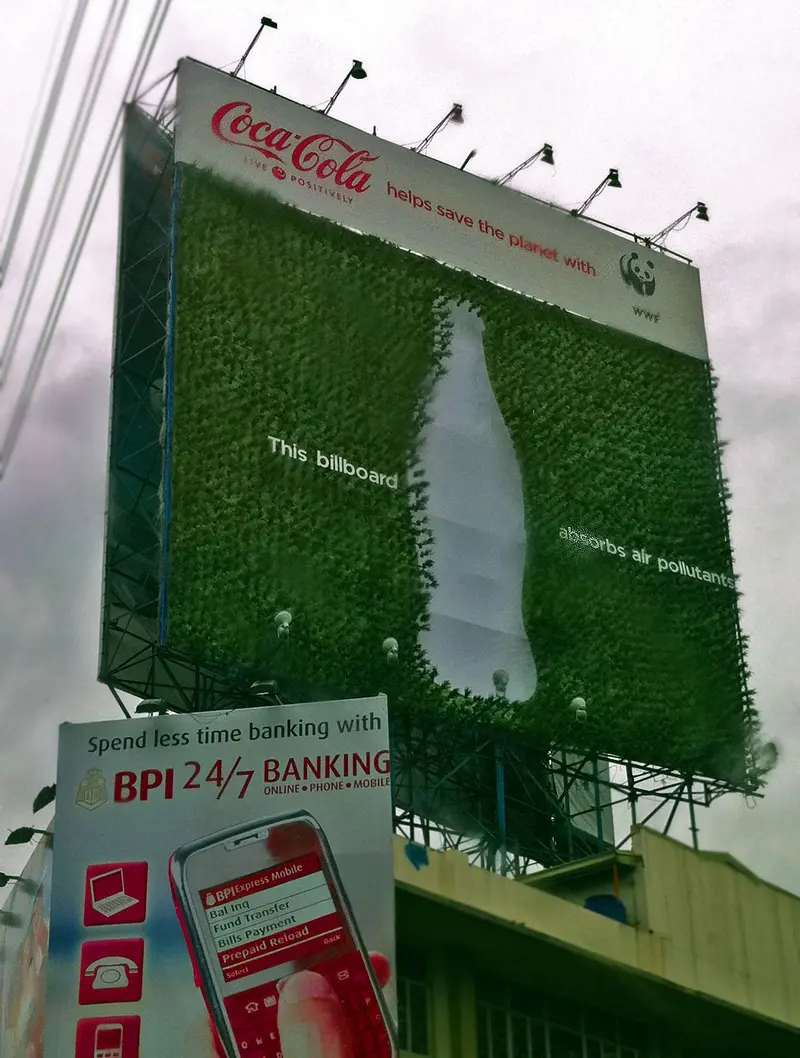 Żywy billboard oczyszcza powietrze