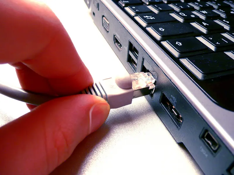 Cyberprzemoc różni się od przemocy w świecie realnym
