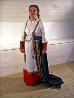 Annika LarssonAnna Lavgren w uszytym przez siebie stroju, Museum Gustavianum na Uniwersytecie w Uppsali
