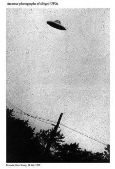 UFO nad Passaic w New Jersey Amatorskie zdjęcie z akt FBI