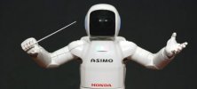 ASIMO dyryguje© Detroit Symphony Orchestra