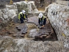 Museum of London Archaeology (MOLA)