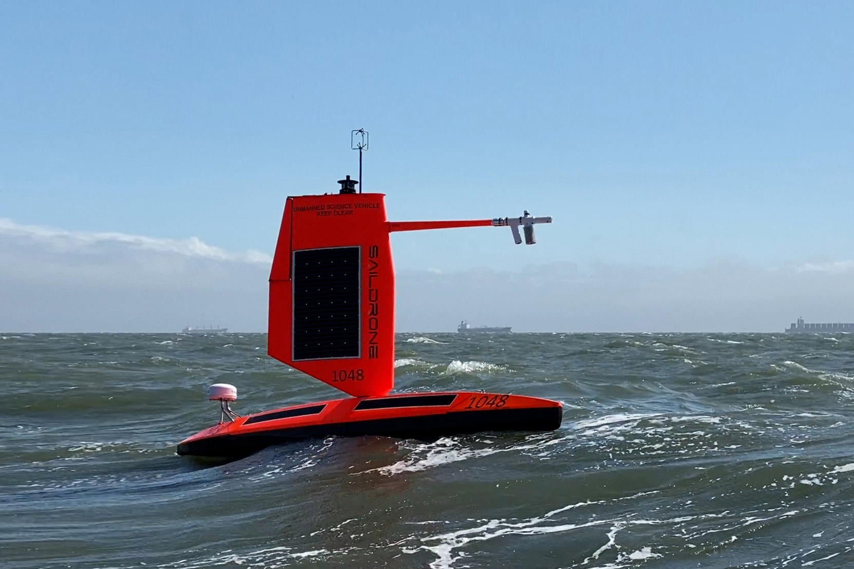 Po raz pierwszy sfilmowano wnętrze huraganu nad oceanem
