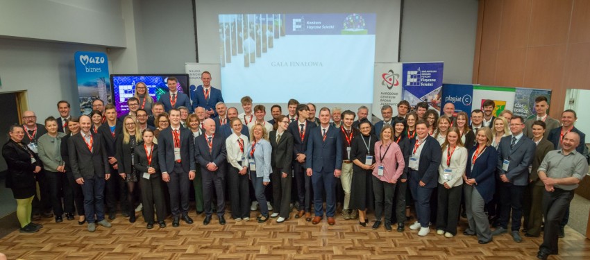 Uczniowie odebrali nagrody w Narodowym Centrum Badań Jądrowych. Finał „Fizycznych ścieżek”