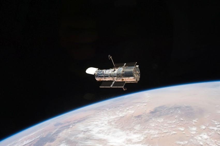 Hubble telescope completes 200,000 orbits and 8.7 billion kilometers